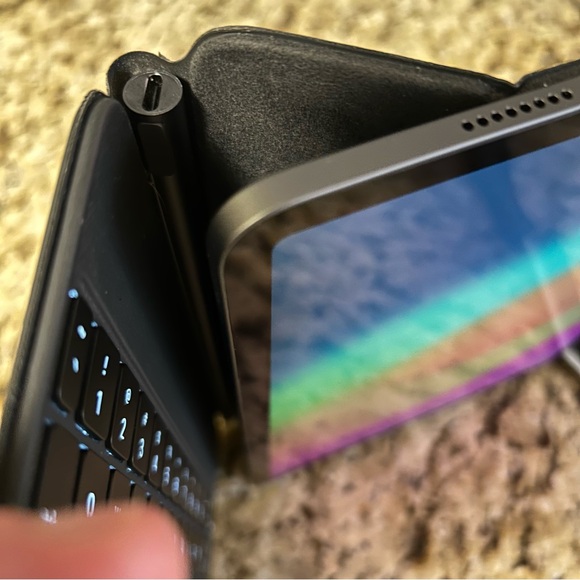 2021 iPad Pro - 11” - Picture 10 of 16